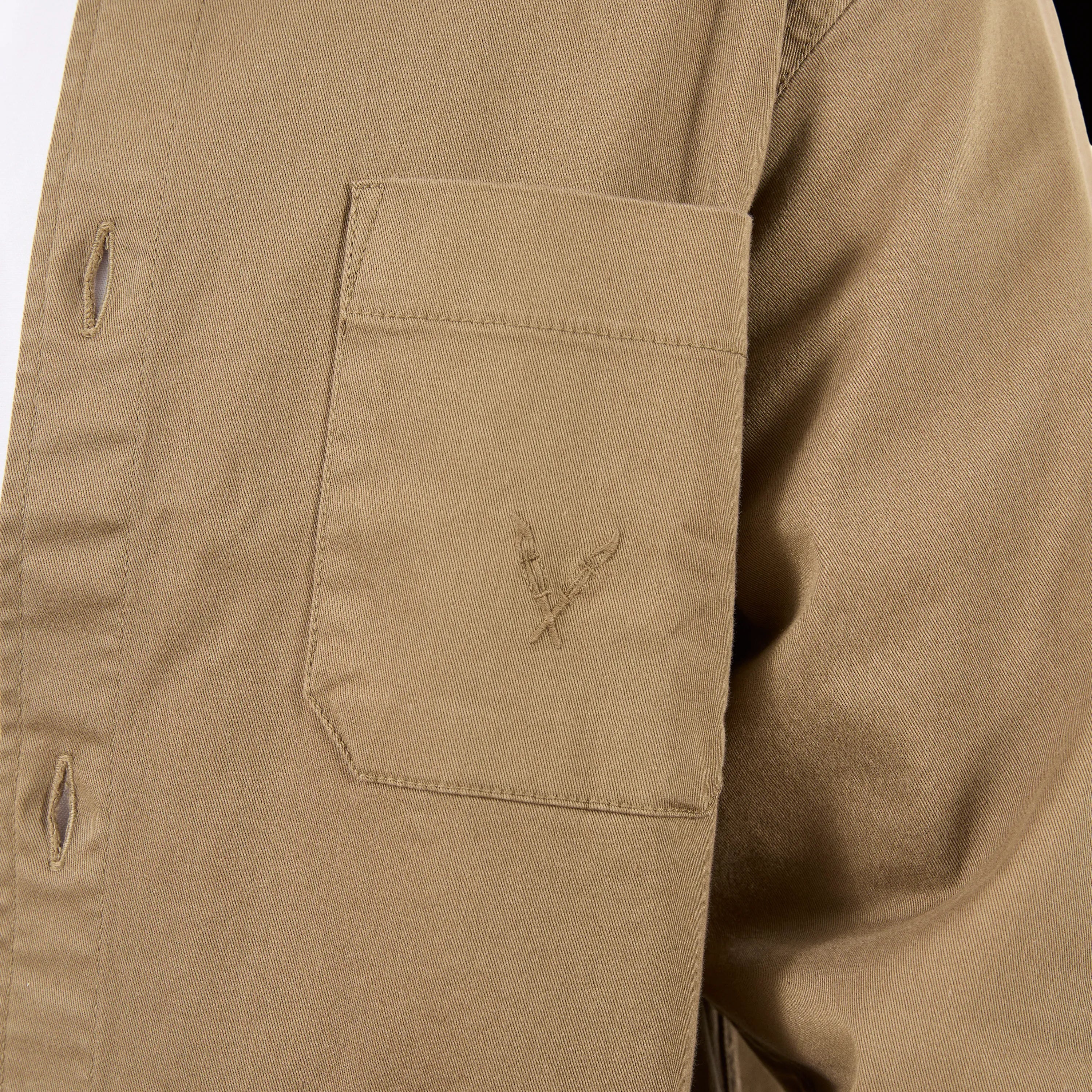 Chamarra tres bolsillos caqui