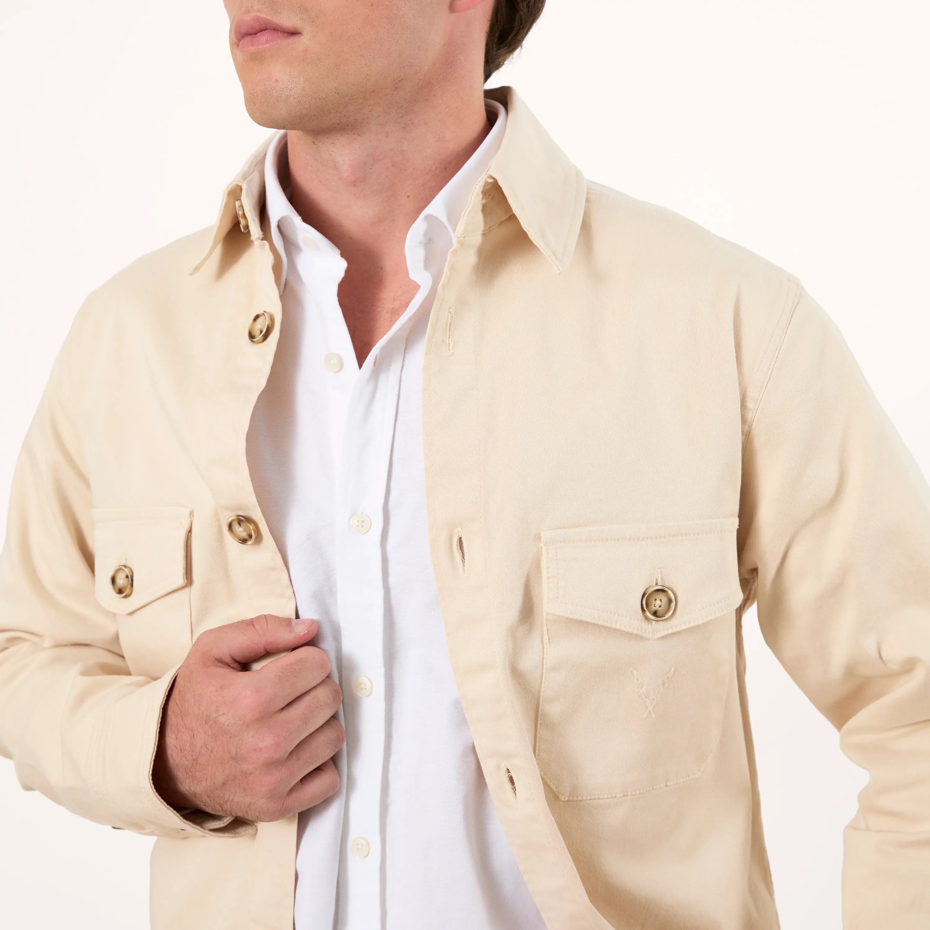 Sobrecamisa dos bolsillos beige