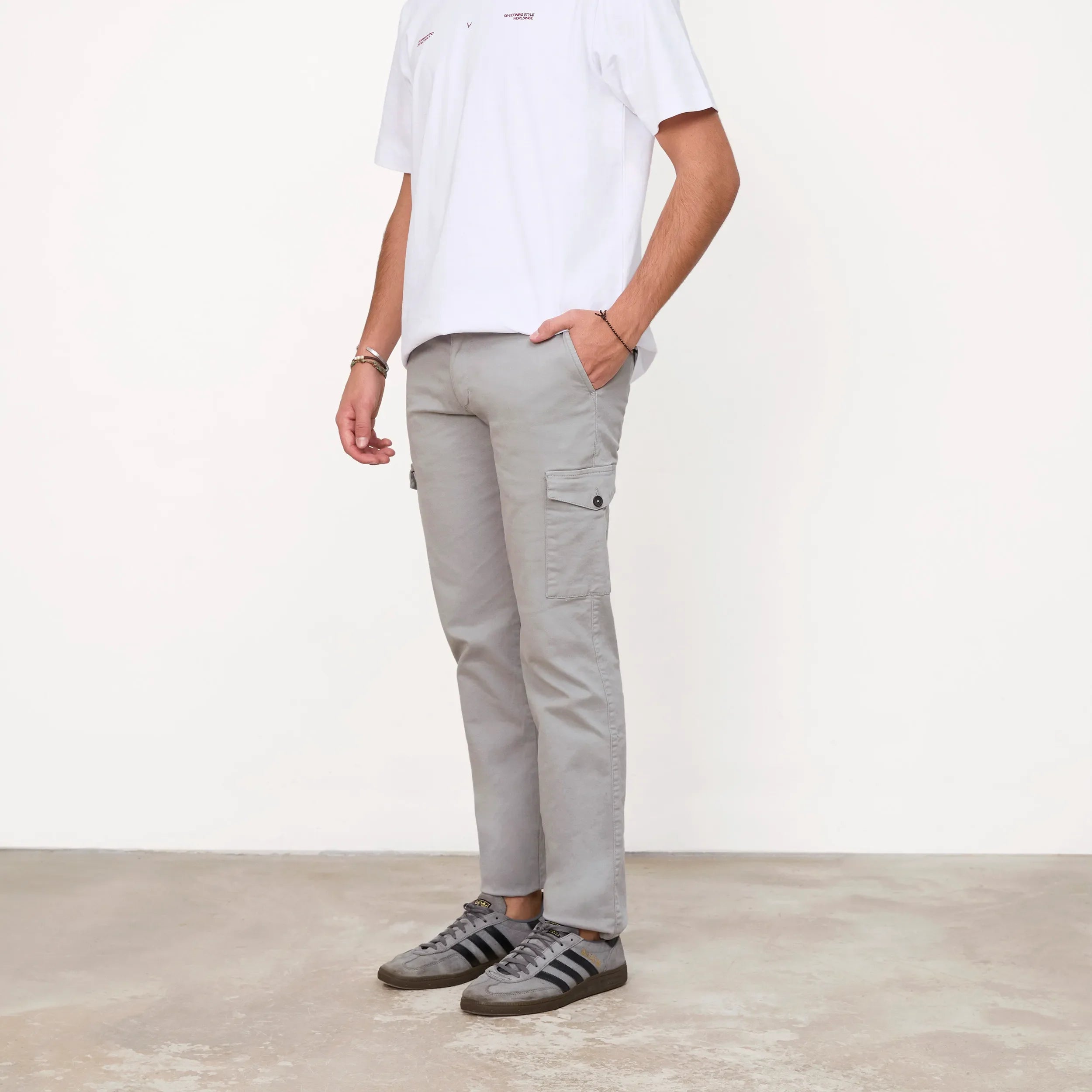Pantalón Cargo Gris