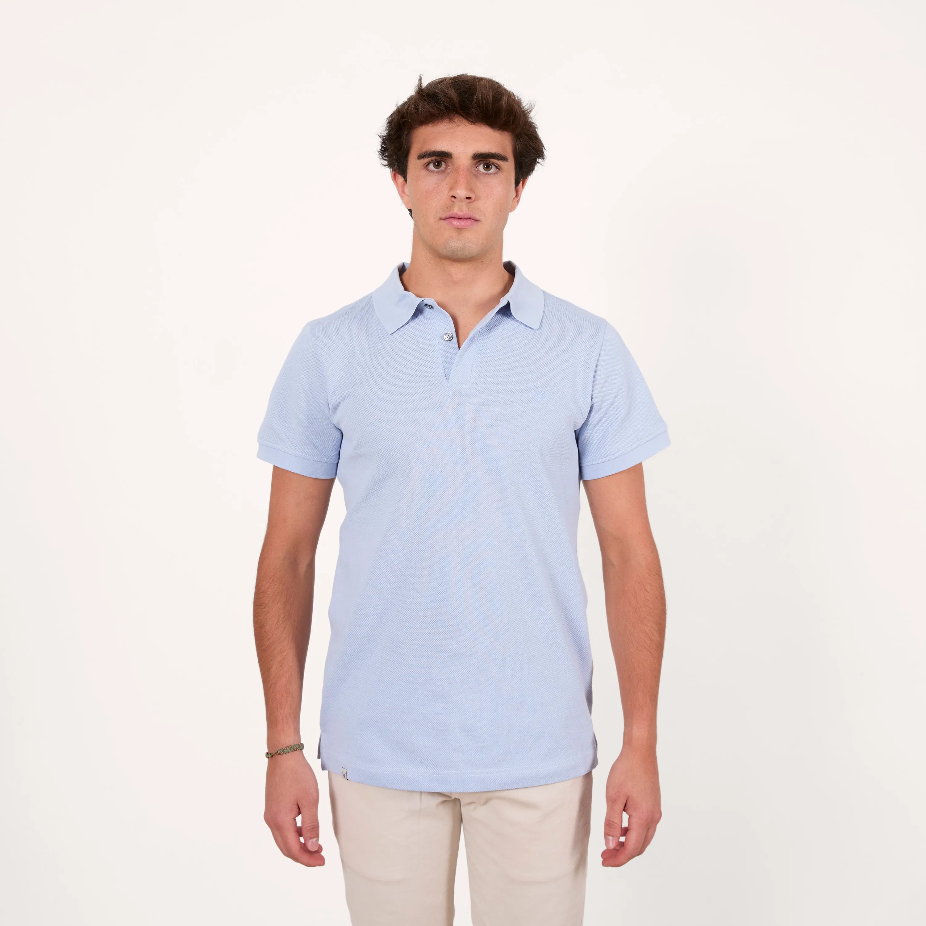 Polo básico celeste
